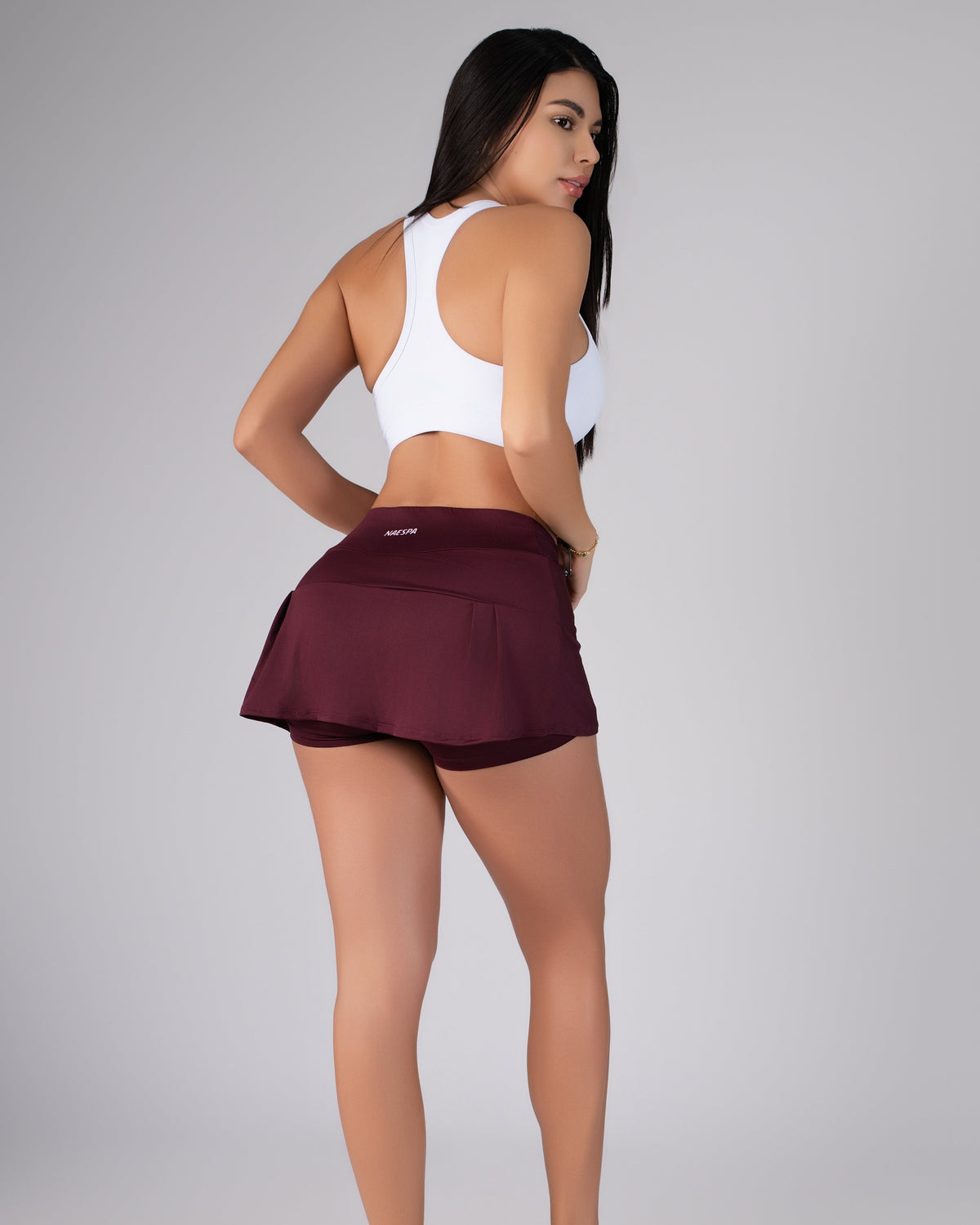 Top Básico T512 + Falda Short con Corte Posterior F820