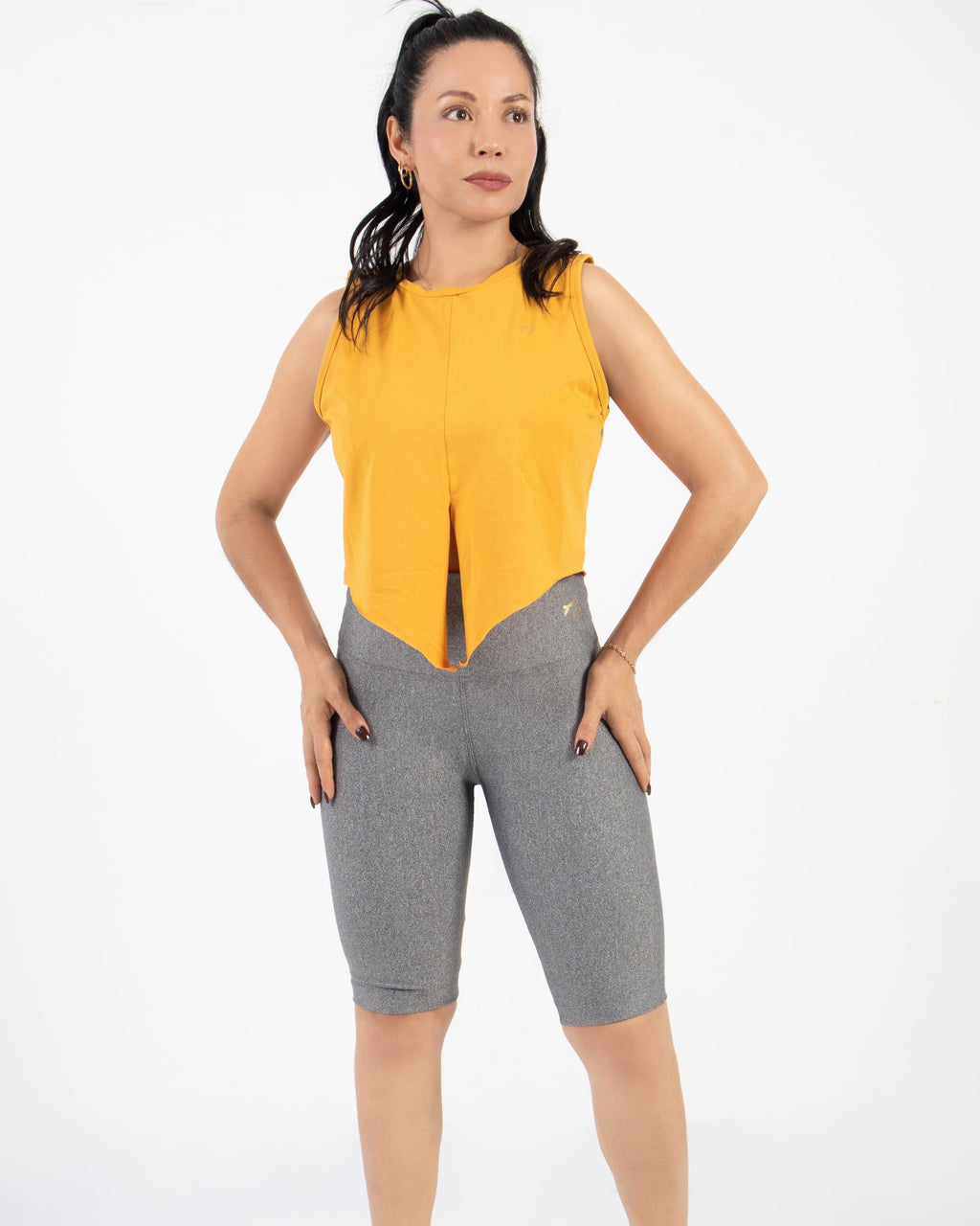 Blusa de Nudo + Biker Básico BK540